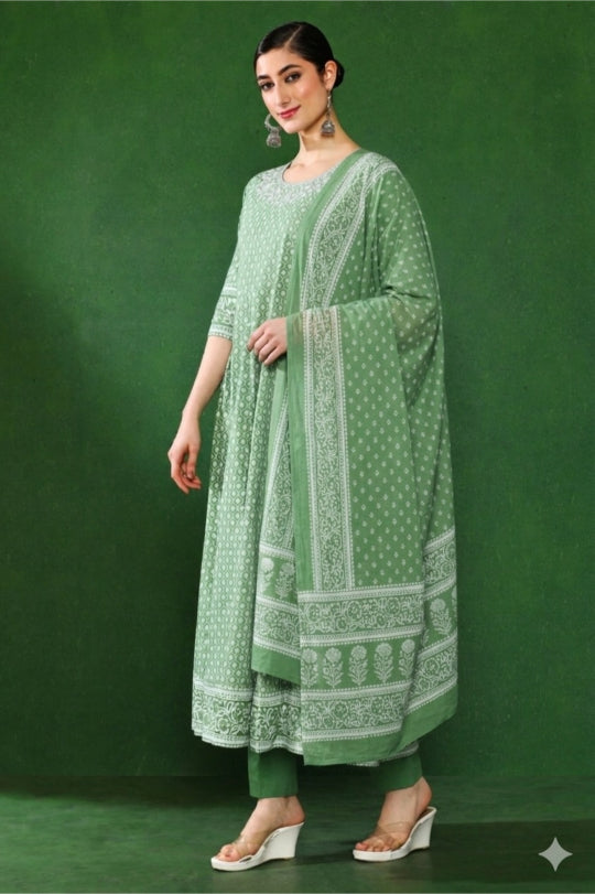 Floral Embroidered Straight Cotton Blend Kurta & Trousers Sets