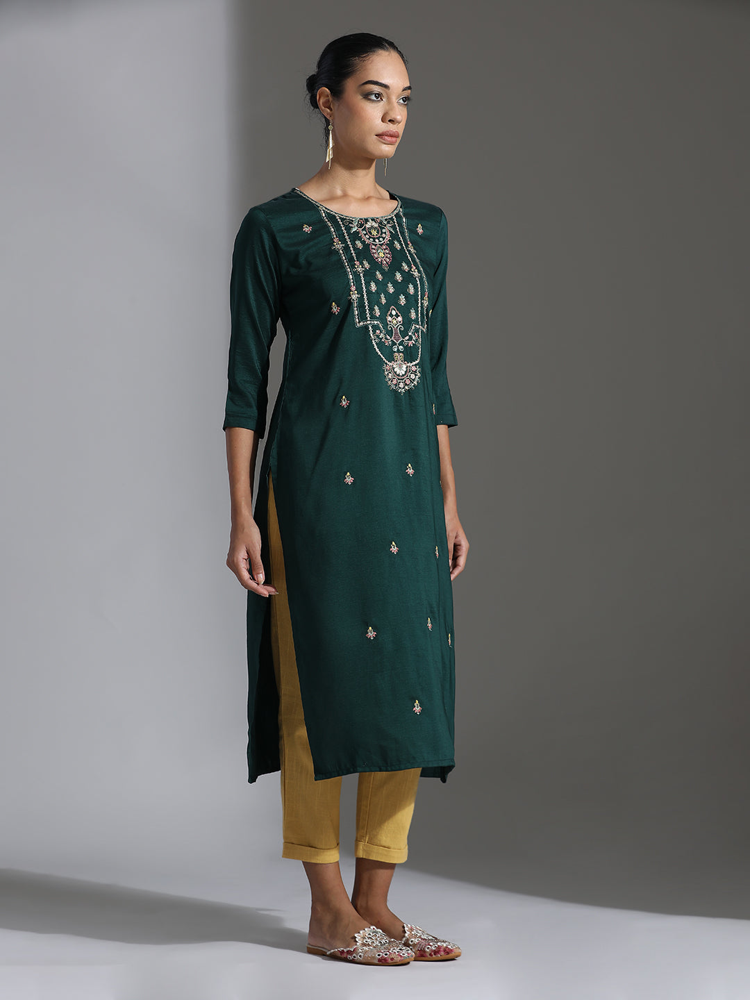 Green Embroidered Chinon Straight Kurta