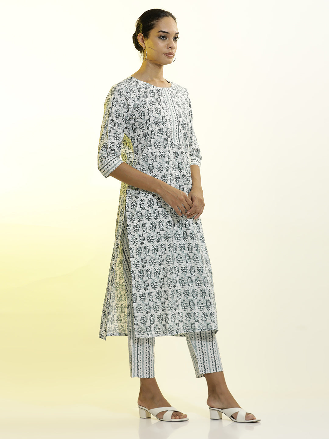 Blue Ethnic Motif Printed Cotton Blend Kurta Set