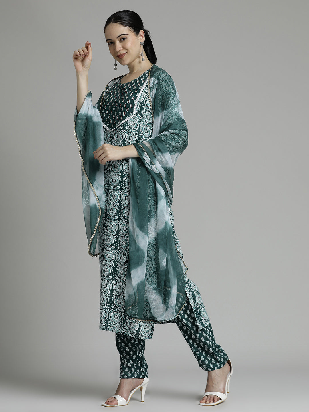 Ethnic Floral Printed Kurta Set With Tie-Dye Dupatta