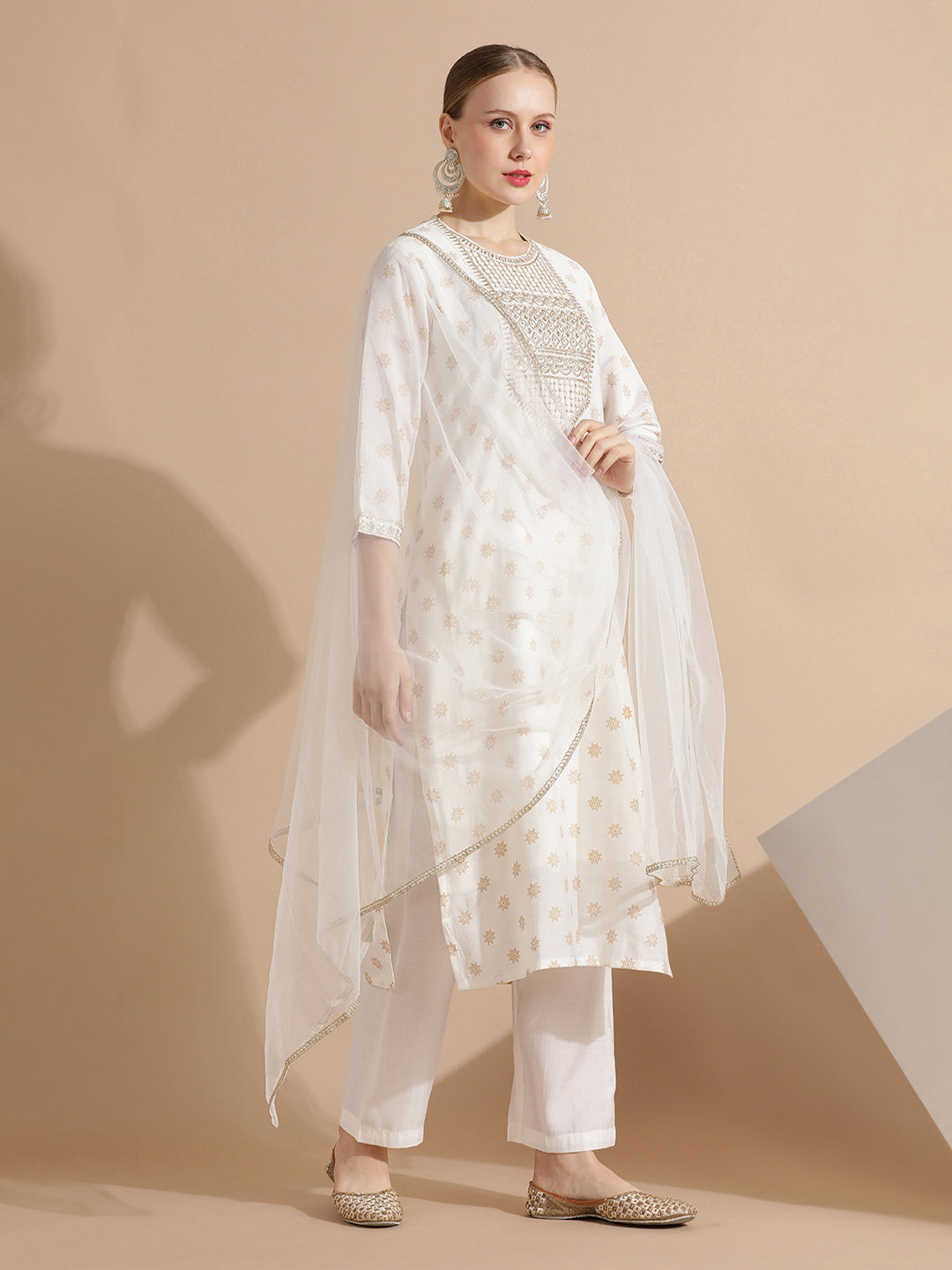 Off White Embroidered Silk Blend Kurta Set With Net Dupatta