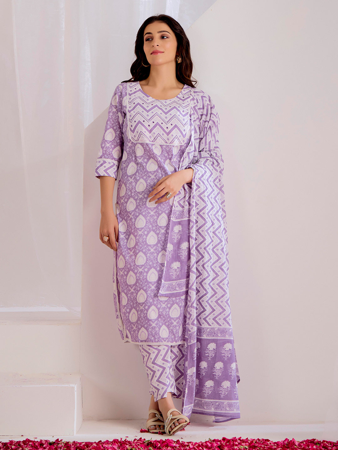 Lavender Ethnic Printed Cotton Kurta Set With Dupatta