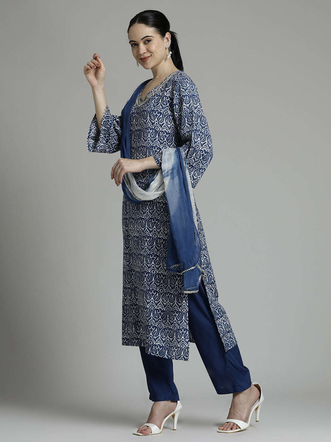 Blue Floral Printed Kurta Set With Tie-Dye Dupatta