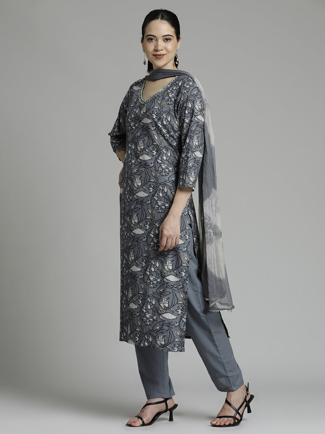 Ethnic Grey Printed Kurta Set With Tie-Dye Dupatta