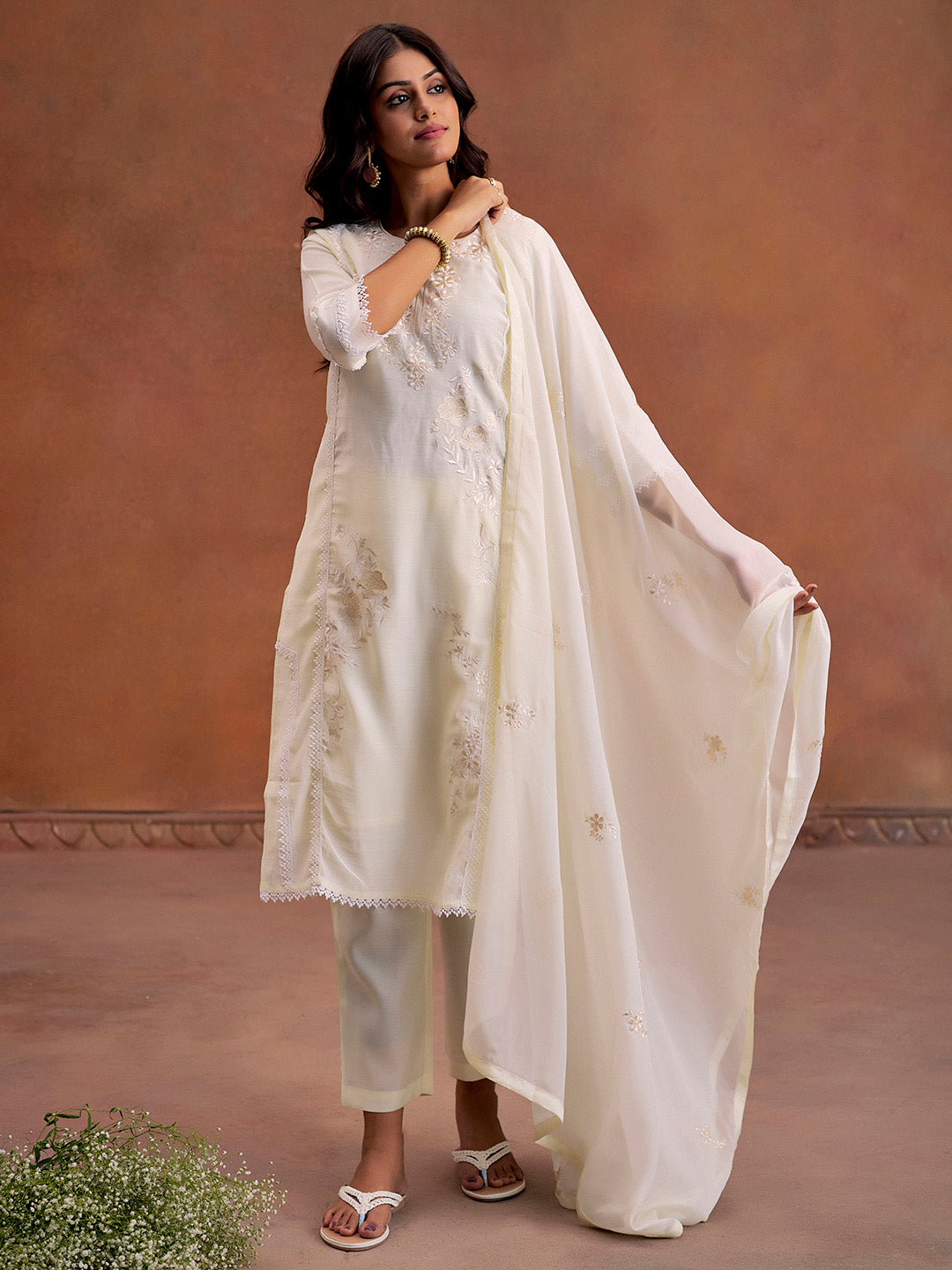 White Festive Embroidered Kurta Set With Dupatta