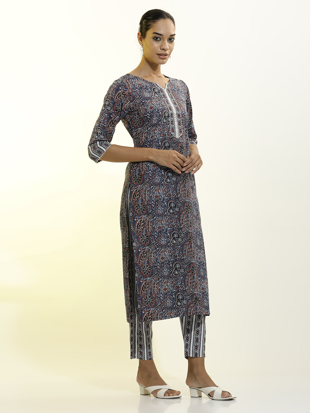 Grey Floral Printed Cotton Blend Kurta Set