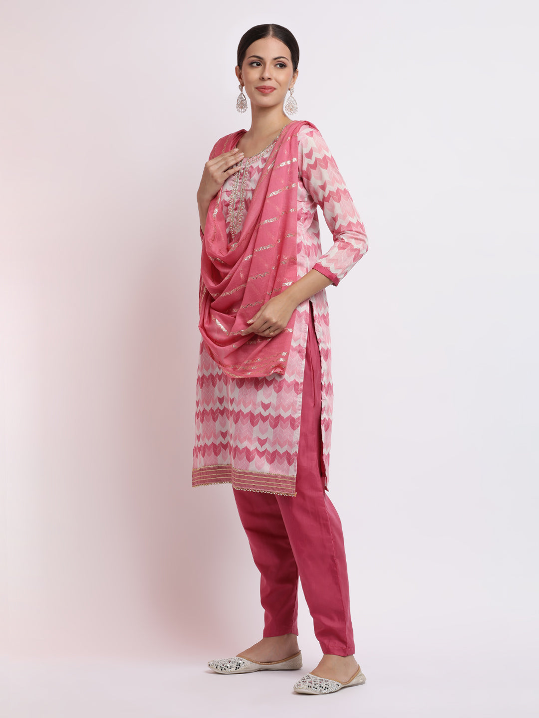 Pink Embroidered Cotton Blend Kurta Set With Dupatta