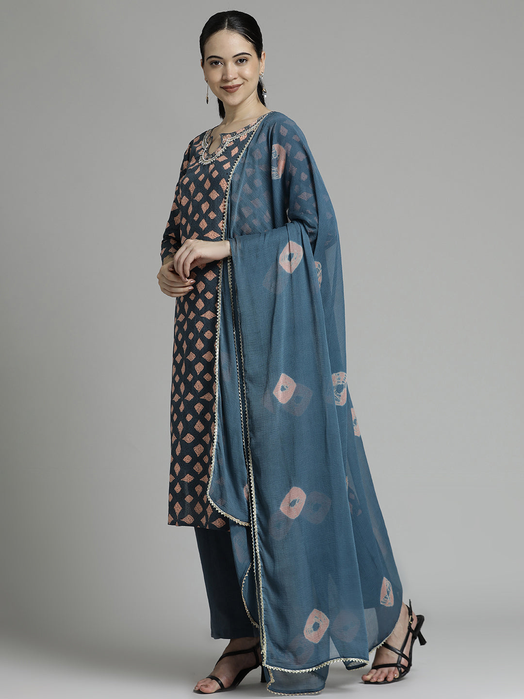 Abstract Printed Grey Kurta Set With Tie-Dye Dupatta