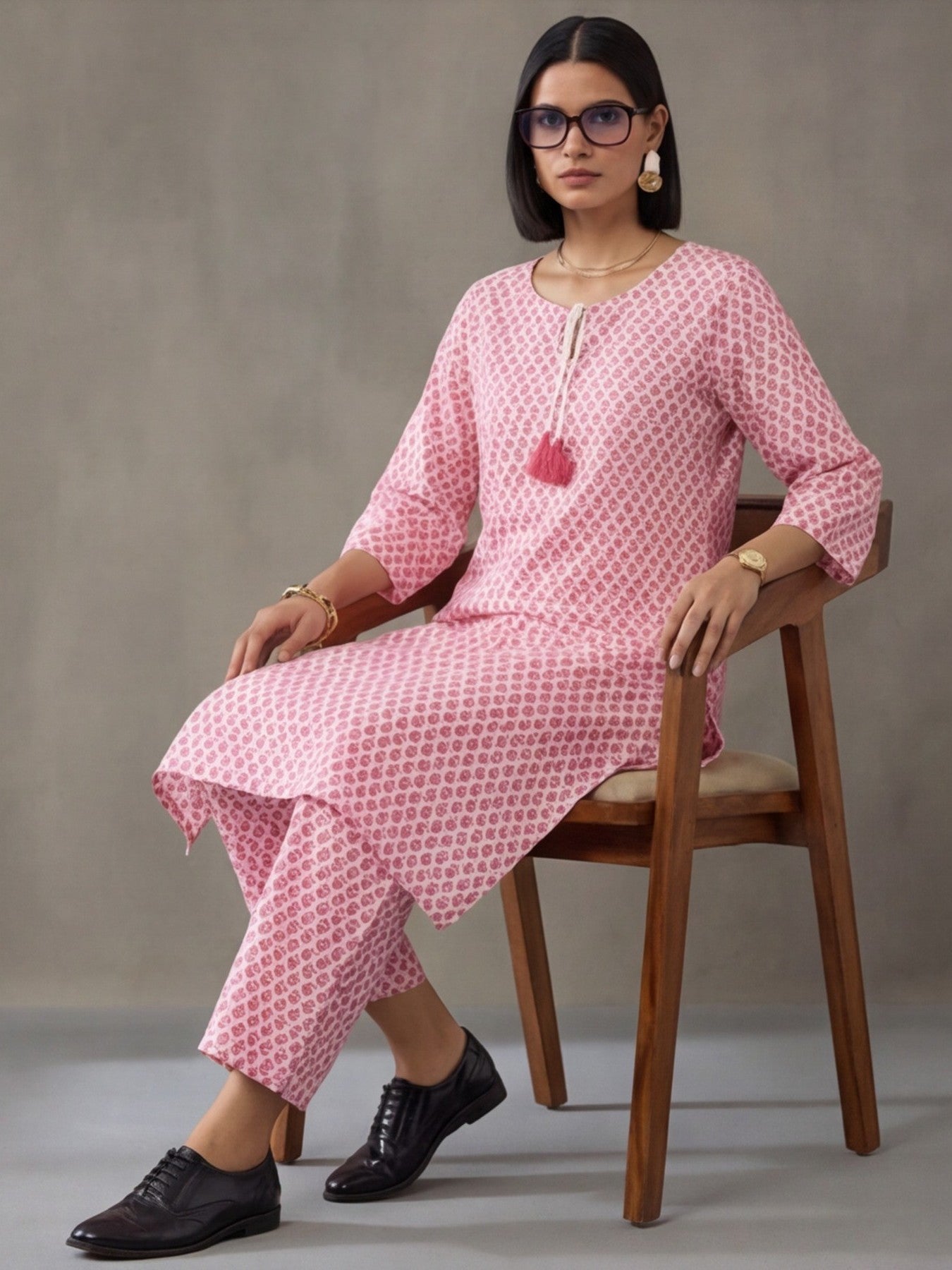Floral Printed Straight Kurta & Trousers Sets