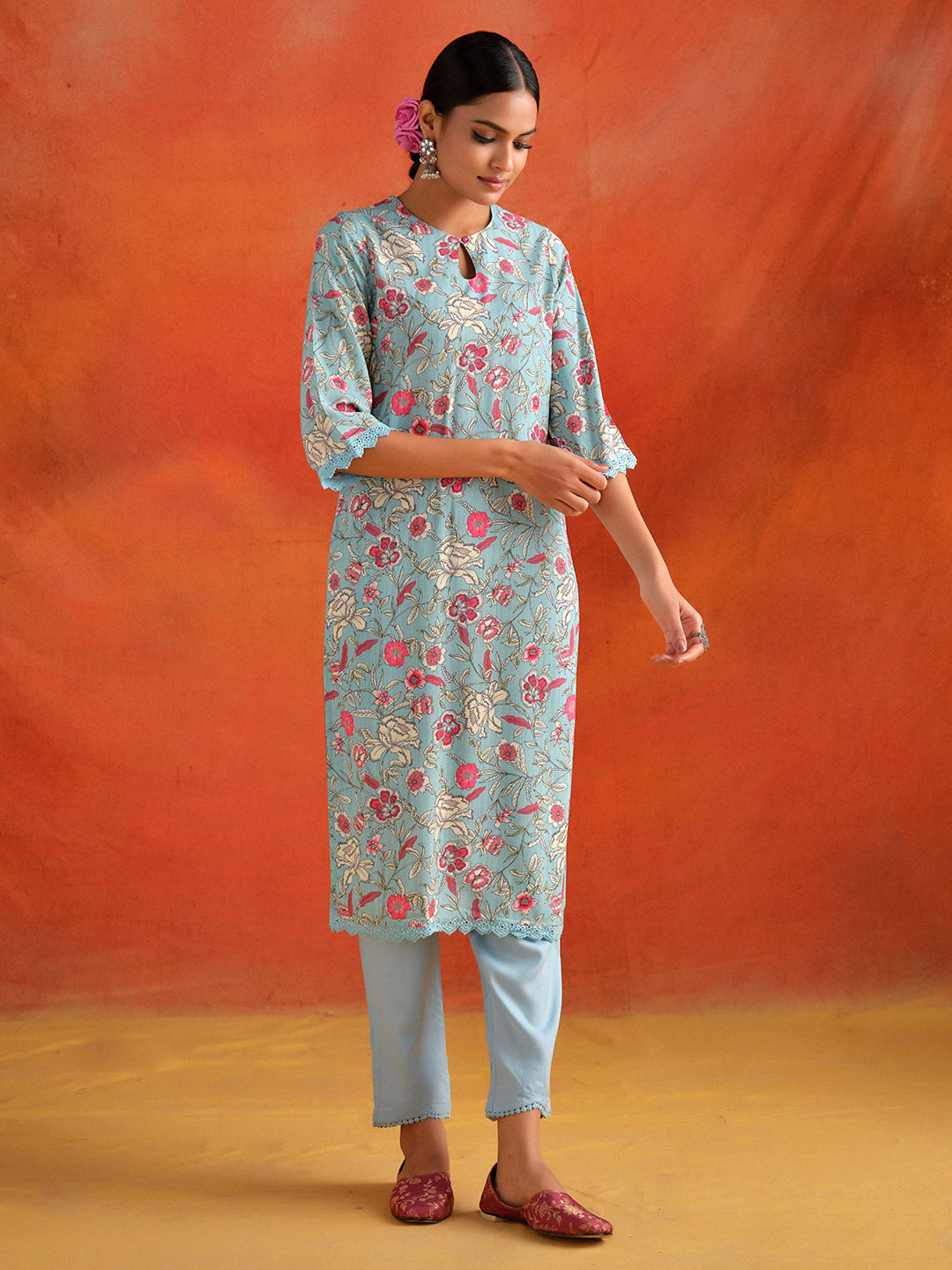 Blue Floral Printed Straight Kurta With Pants