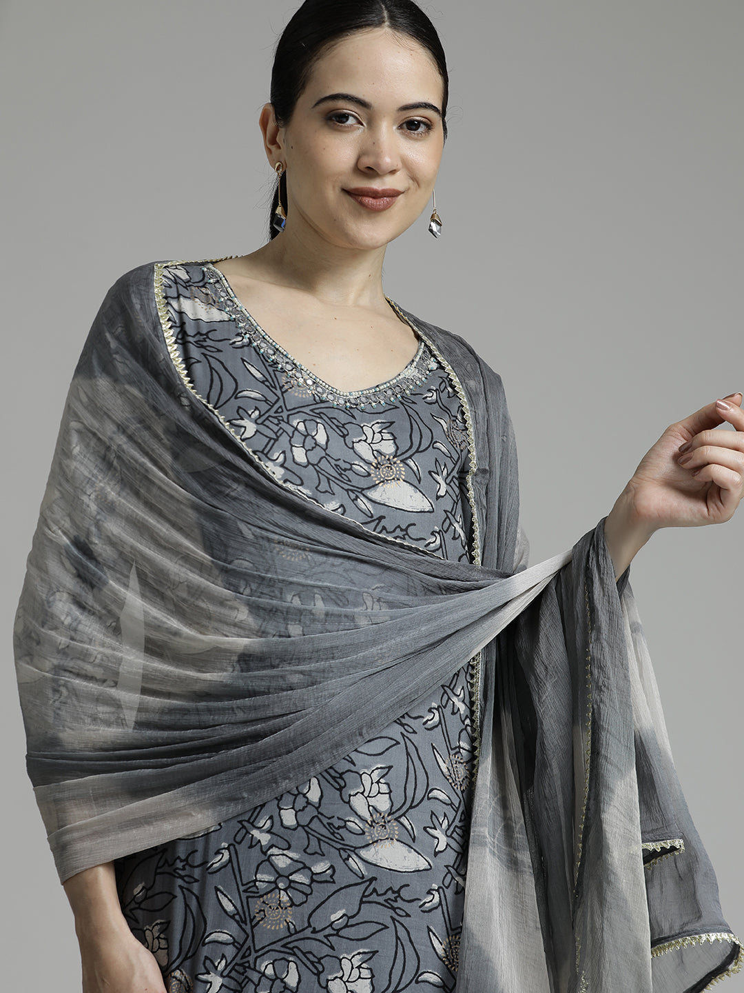 Ethnic Grey Printed Kurta Set With Tie-Dye Dupatta