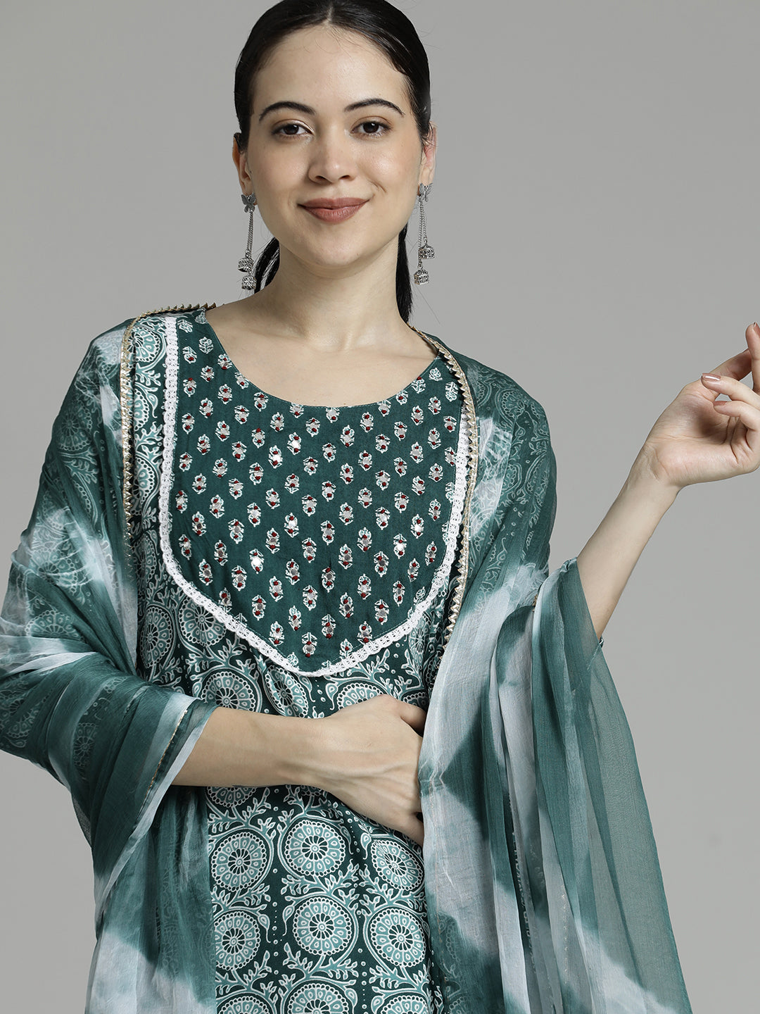 Ethnic Floral Printed Kurta Set With Tie-Dye Dupatta