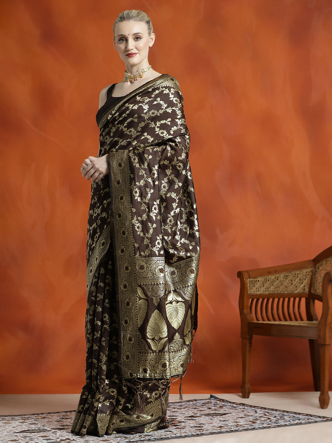 Silk Blend Zari Woven Design Banarasi Saree