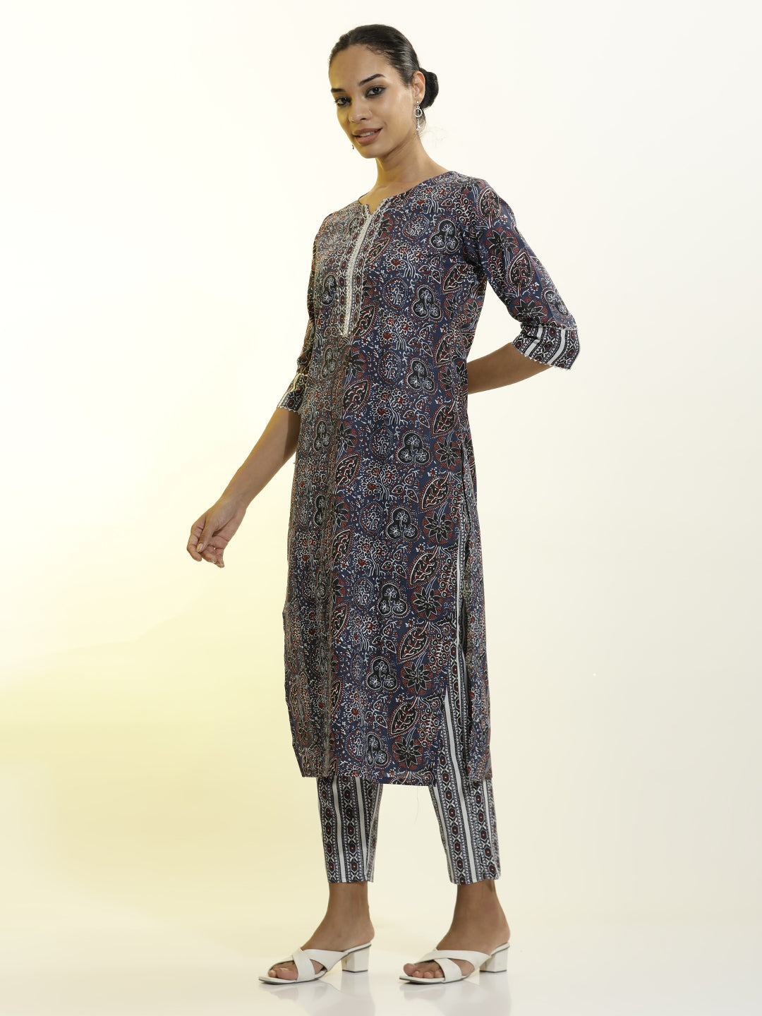 Grey Floral Printed Cotton Blend Kurta Set