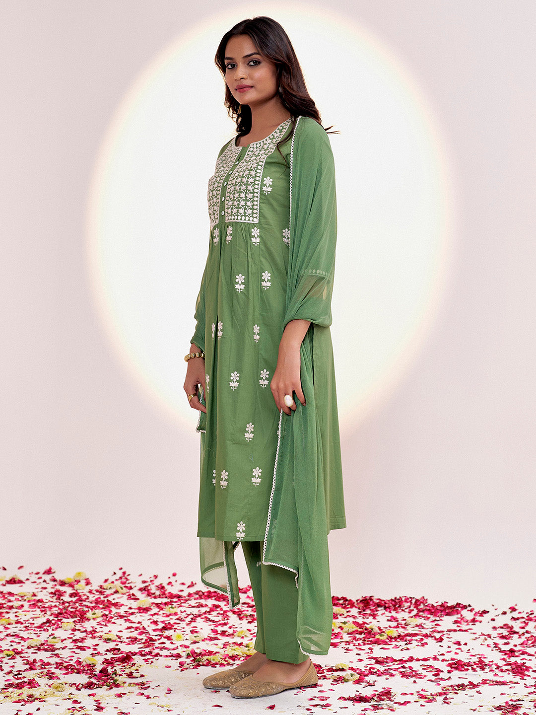 Green Threadwork Embroidered Pure Cotton Kurta Set With Dupatta