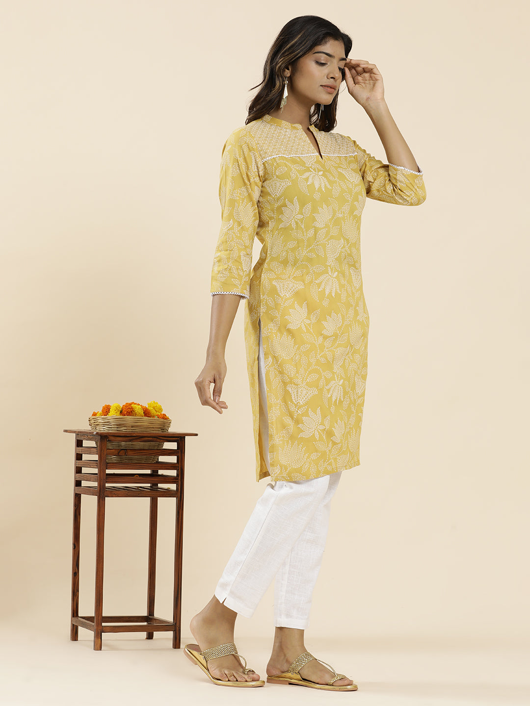 Yellow Floral Printed Straight Kurta