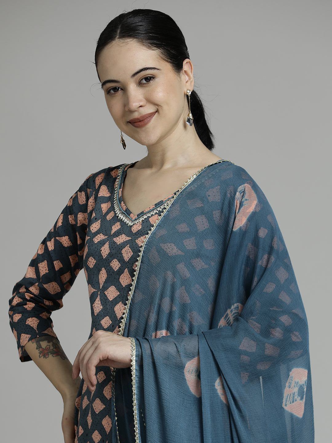 Grey Floral Printed Kurta Set With Tie-Dye Dupatta