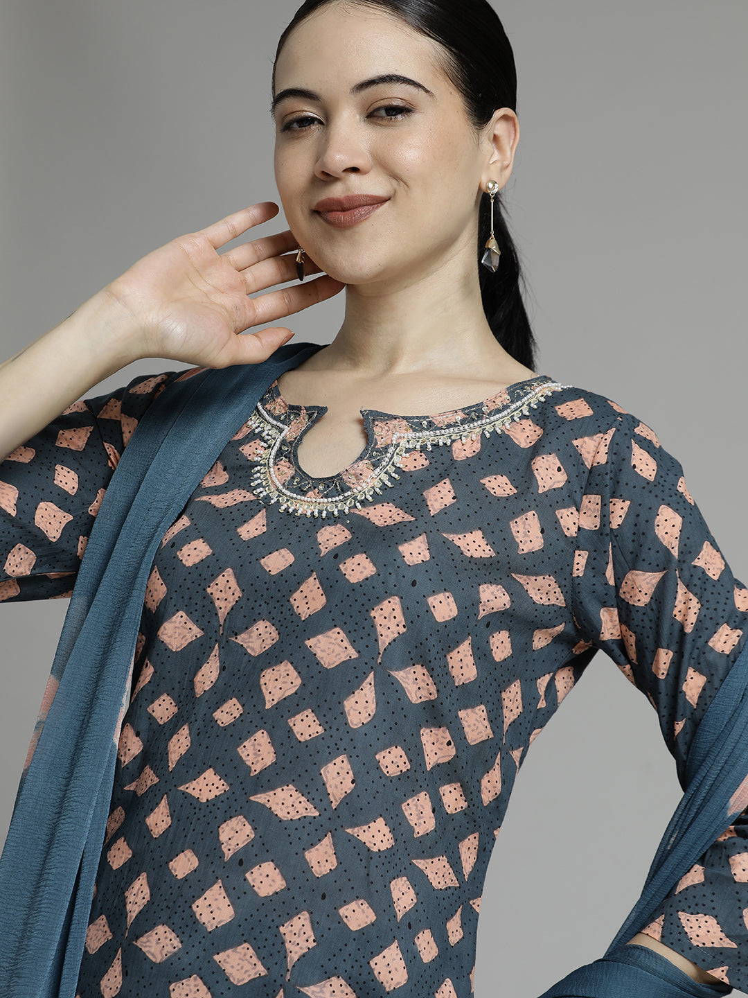 Abstract Printed Grey Kurta Set With Tie-Dye Dupatta