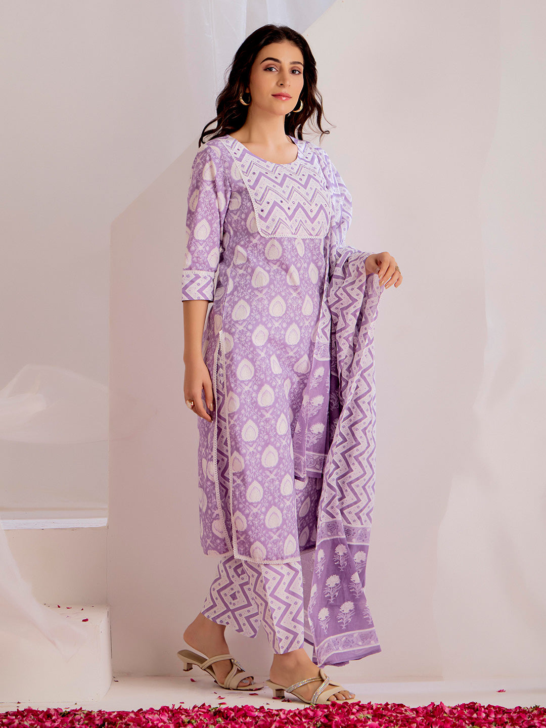 Lavender Ethnic Printed Cotton Kurta Set With Dupatta