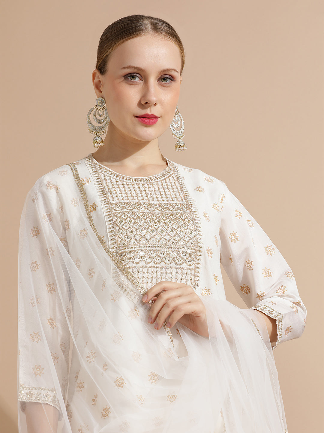 Off White Embroidered Silk Blend Kurta Set With Net Dupatta