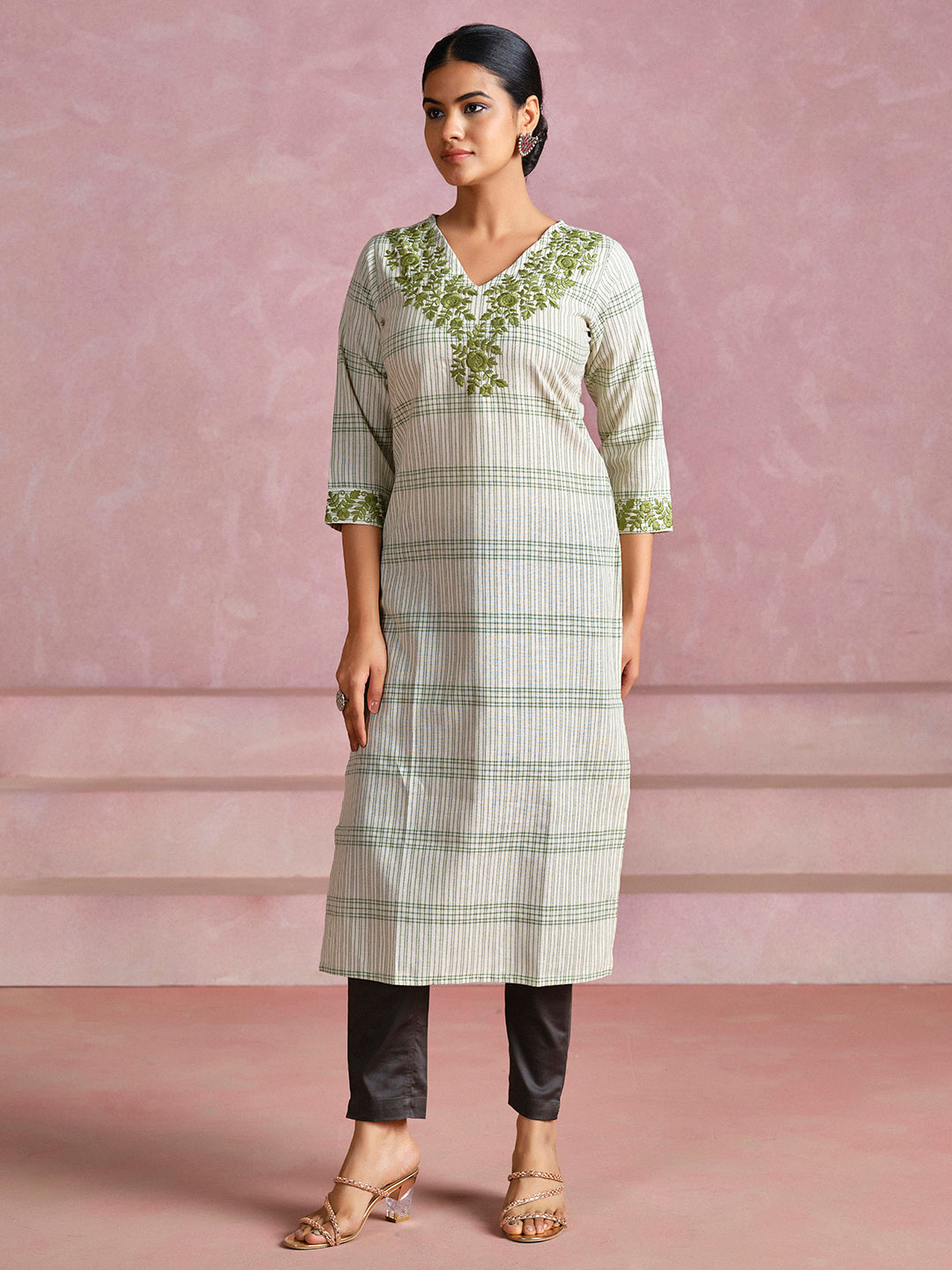 Offwhite & Green Thread Embroidered Cotton Straight Kurta