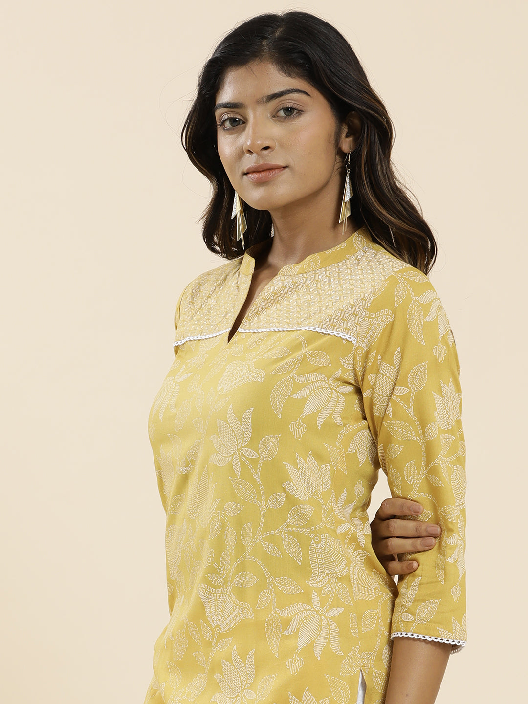 Yellow Floral Printed Straight Kurta