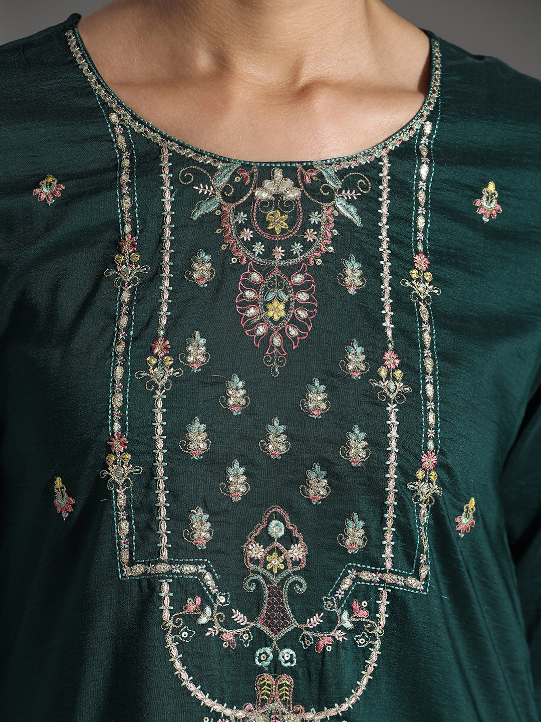 Green Embroidered Chinon Straight Kurta