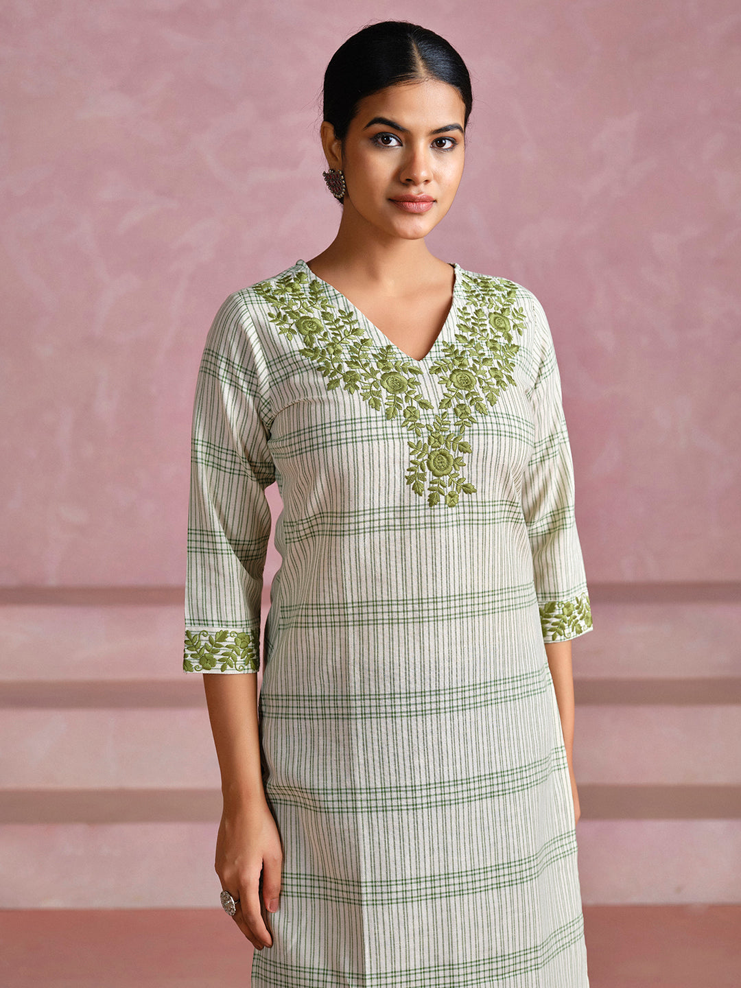 Offwhite & Green Thread Embroidered Cotton Straight Kurta