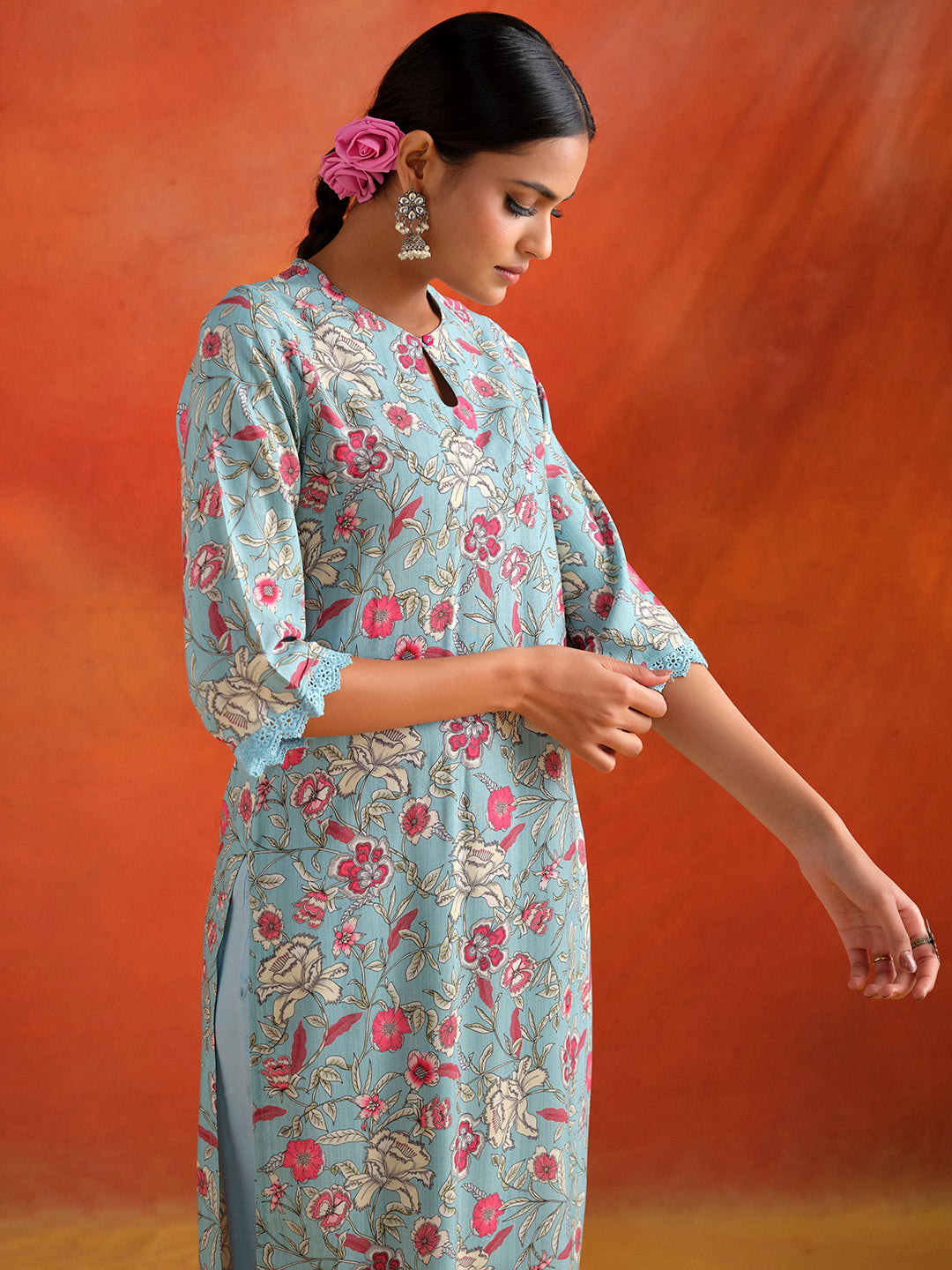 Blue Floral Printed Straight Kurta With Pants