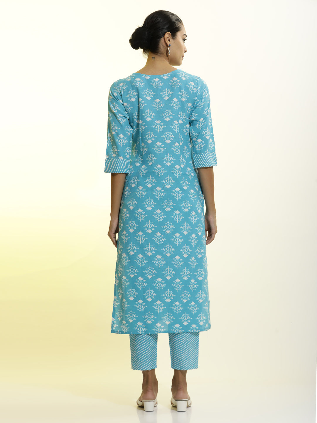 Blue Floral Printed Cotton Blend Kurta Set