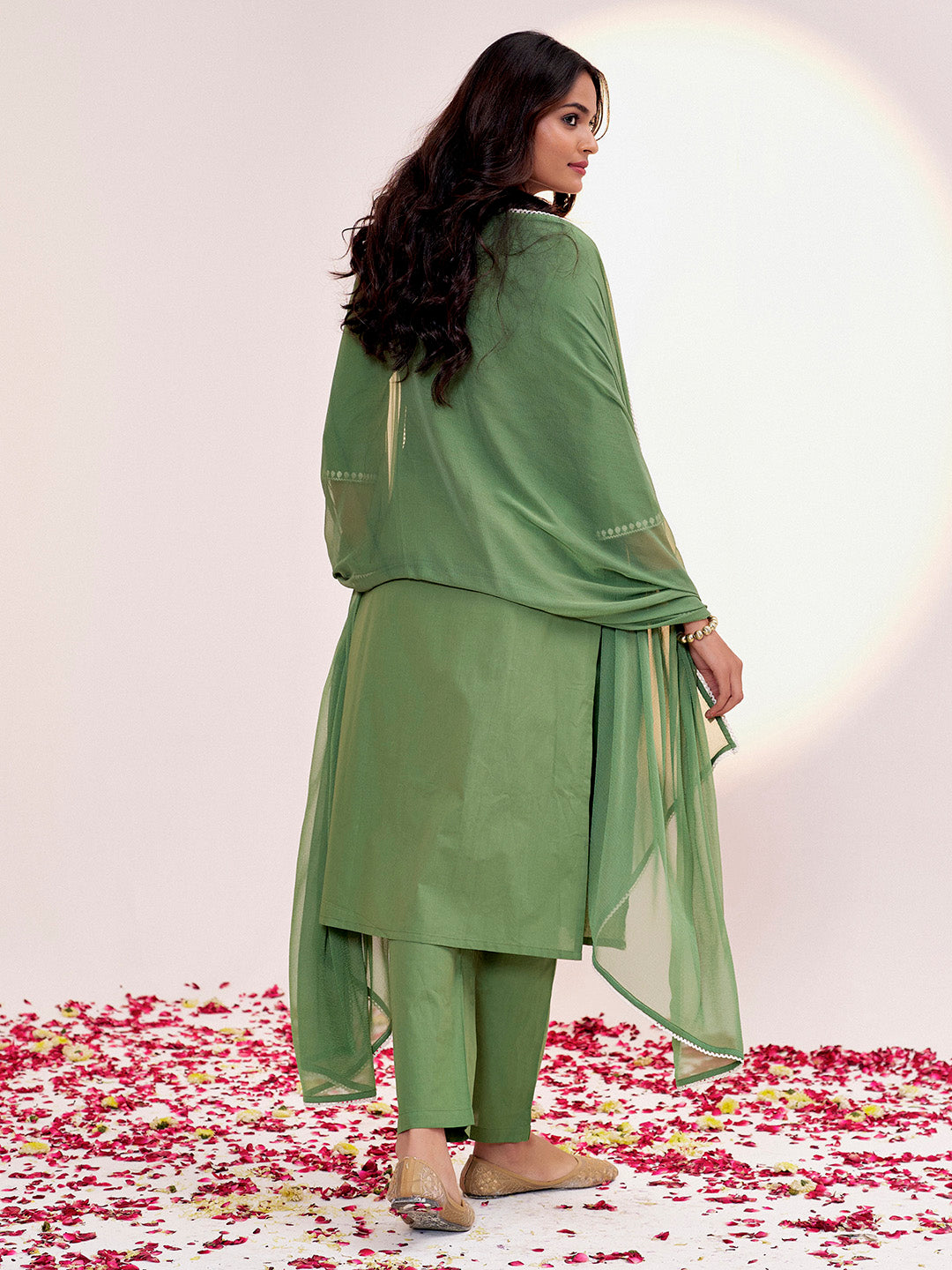 Green Threadwork Embroidered Pure Cotton Kurta Set With Dupatta