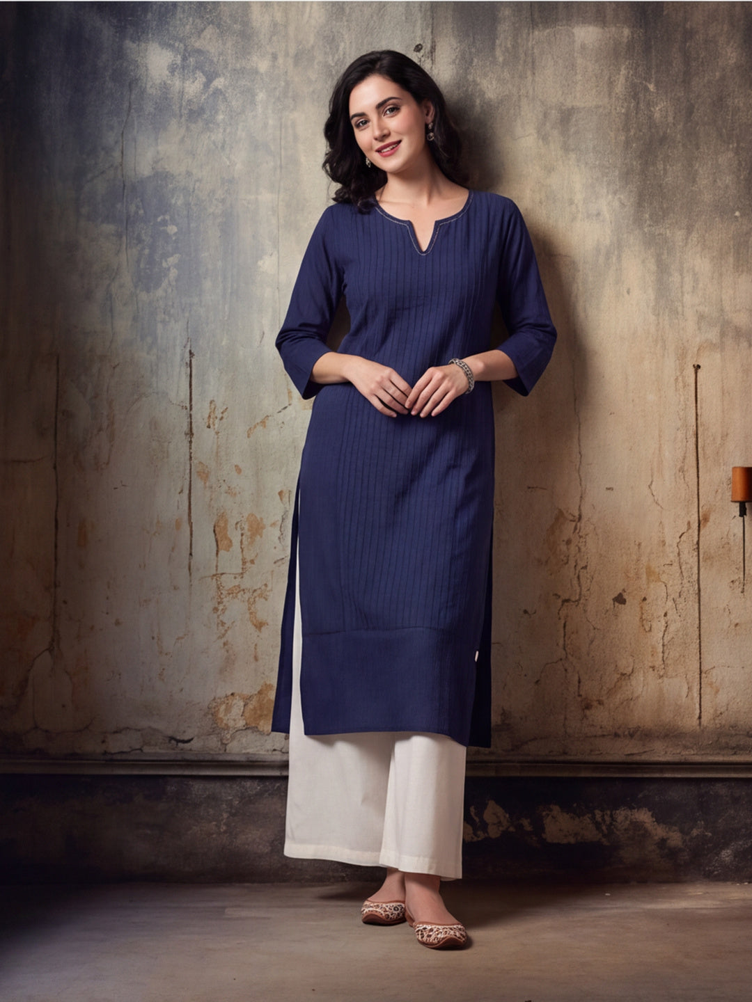Women Keyhole Solid Staright Three Fourth Sleeve Pure Cotton Kurta