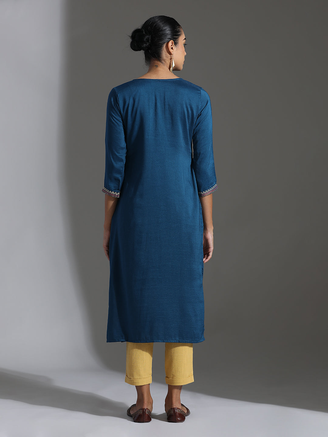 Blue Embroidered Chinon Straight Kurta