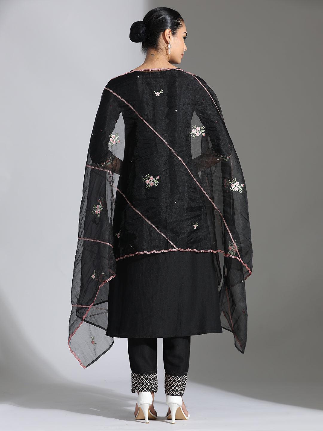 Black Embroidered Silk Blend Kurta Set With Organza Dupatta