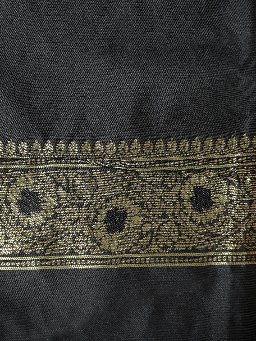 Black Silk Blend Zari Woven Design Banarasi Saree