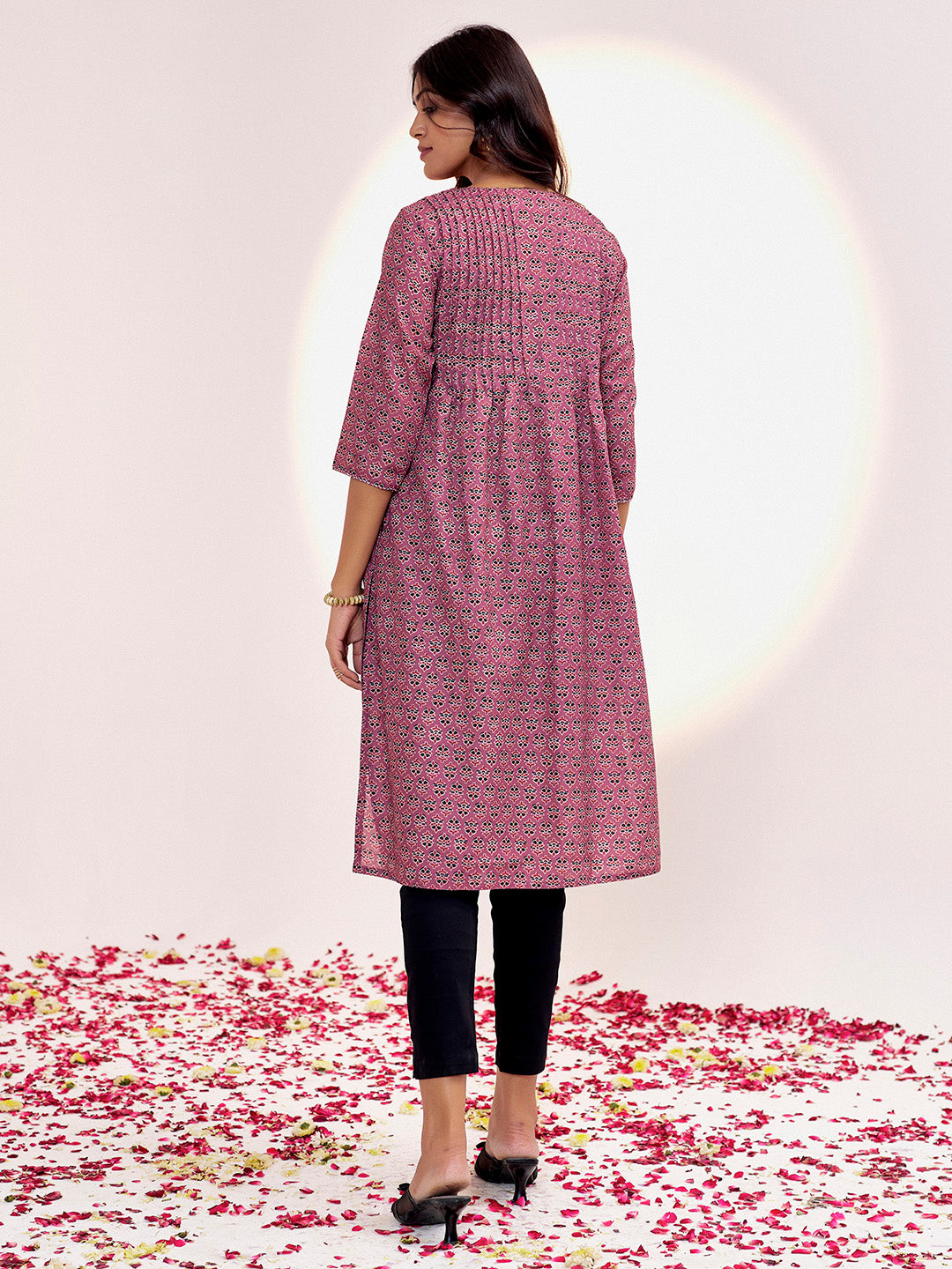 Mauve Ethnic Motif Printed Straight Kurta