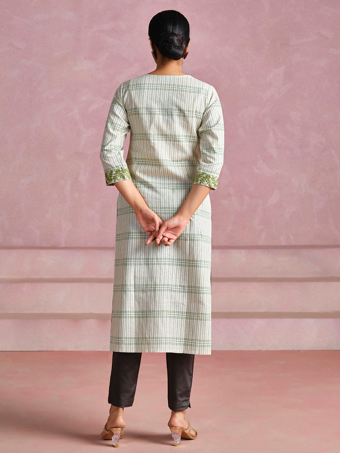 Offwhite & Green Thread Embroidered Cotton Straight Kurta