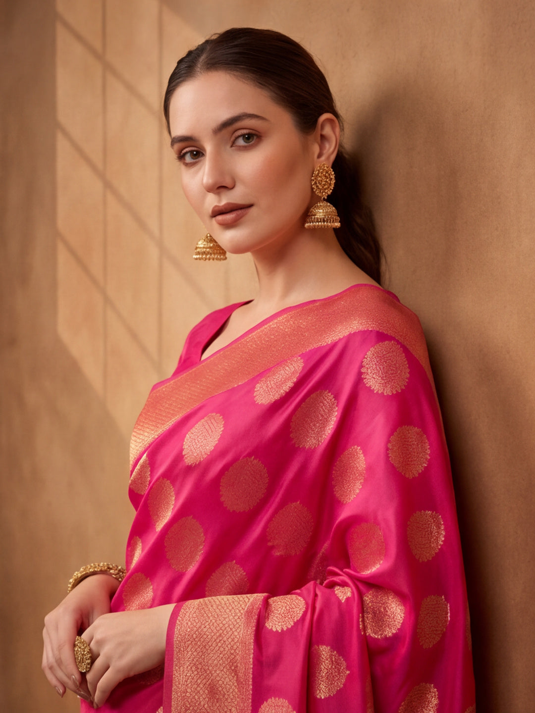 Jaipur Kurti Women'S Beautifull Weaving Work Pink Saree