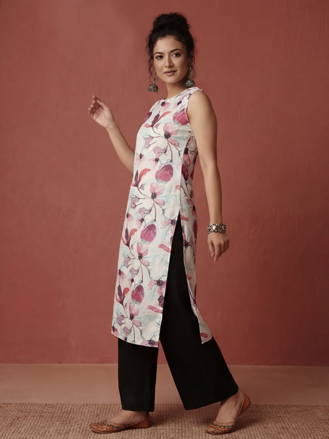 Magenta Floral Printed Sleeveless Kurta