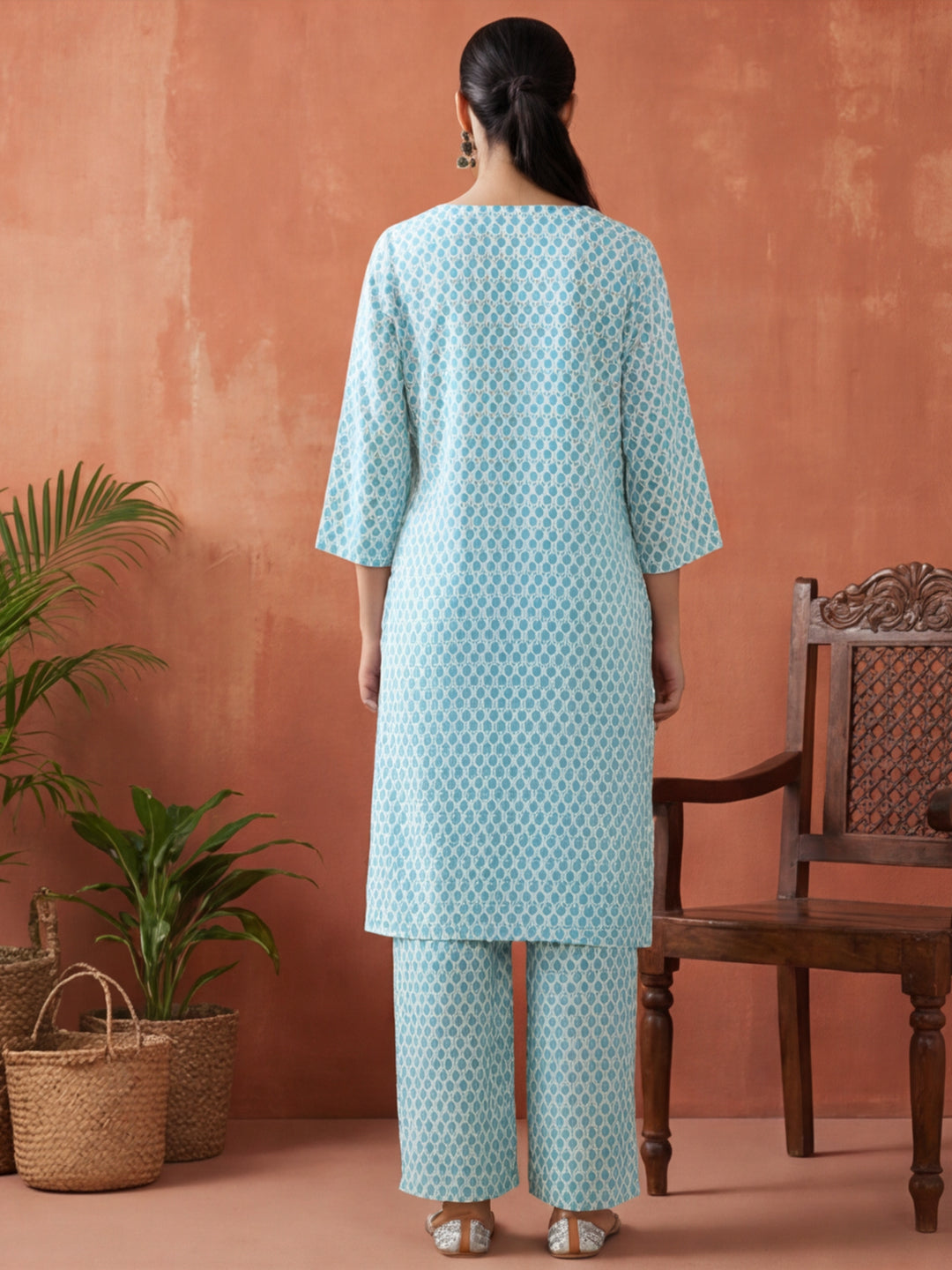 Floral Printed Straight Kurta & Trousers Sets