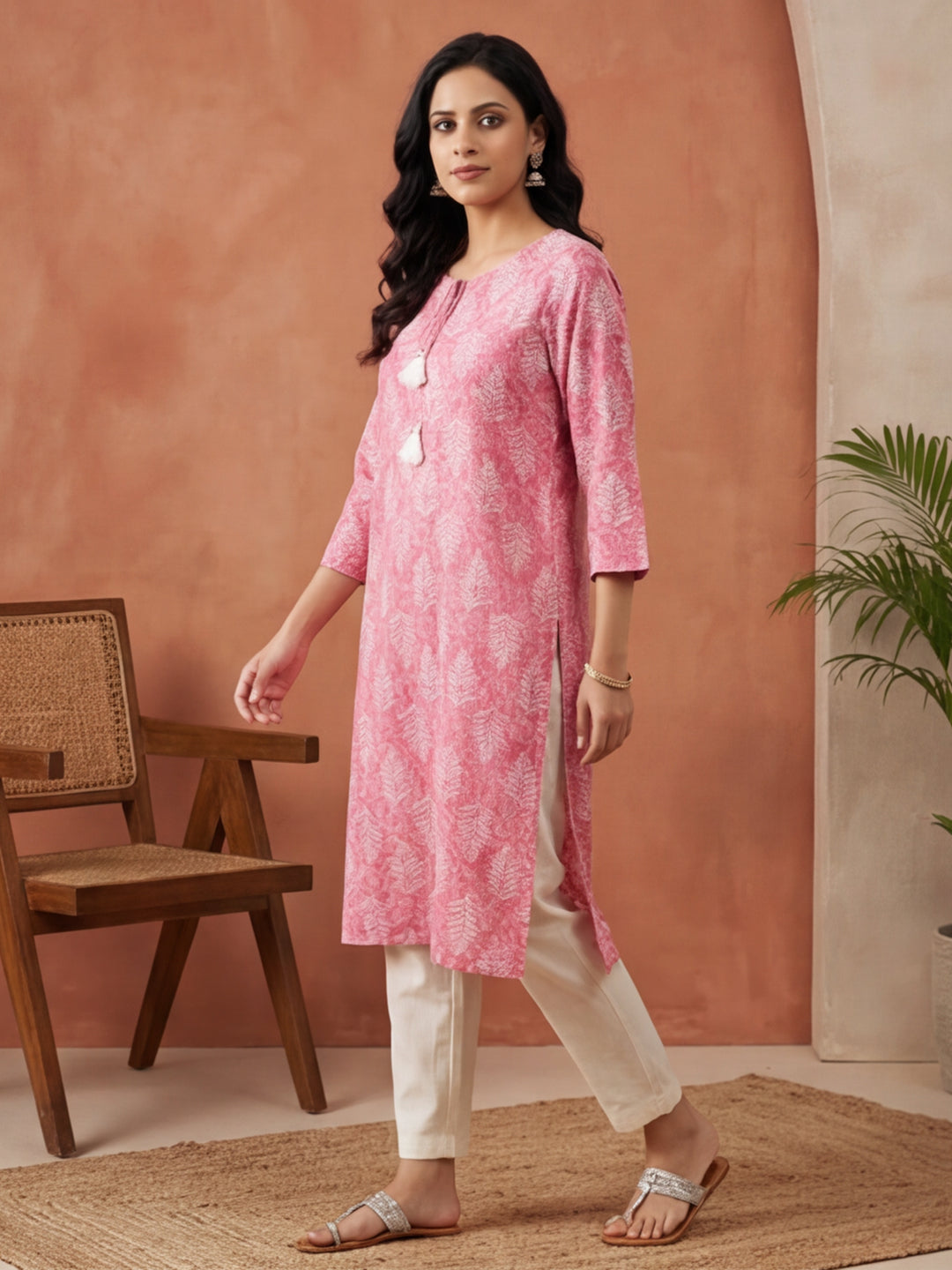 Floral Embroidered Straight Kurta
