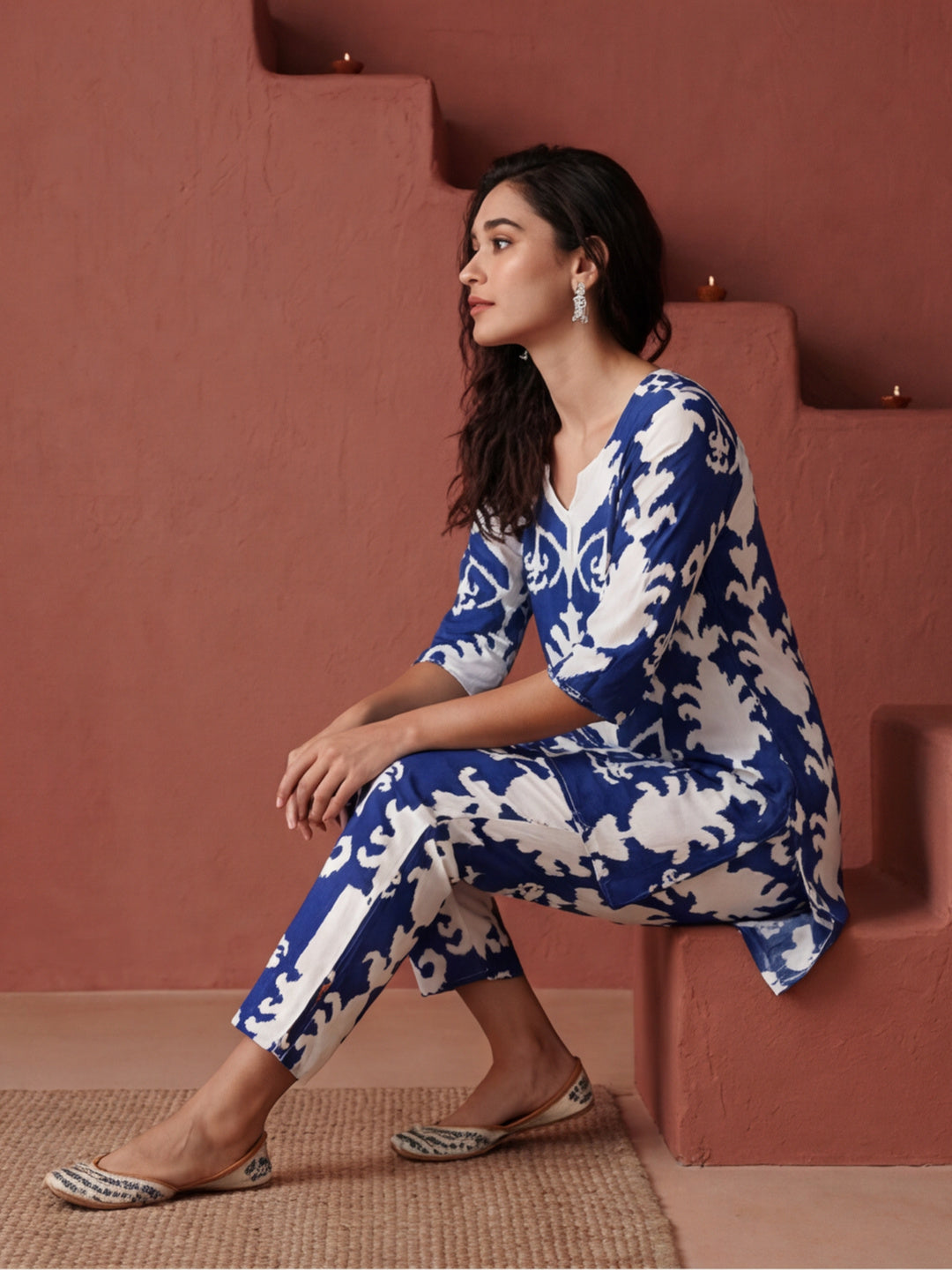 Floral Printed Straight Kurta & Trousers Sets