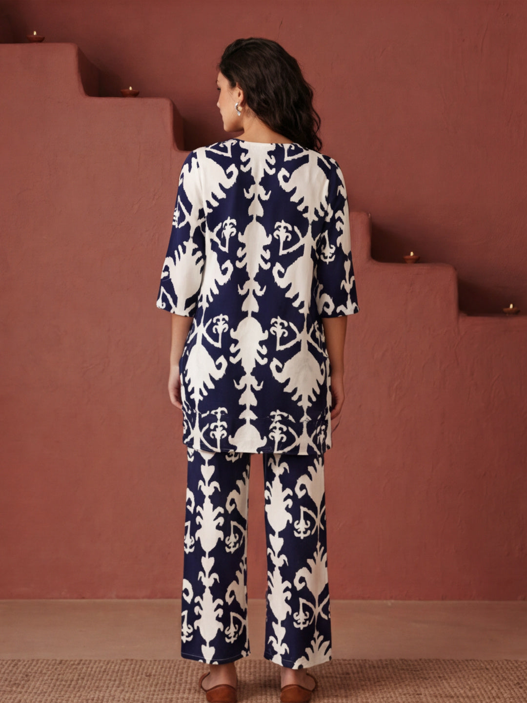 Floral Printed Straight Kurta & Trousers Sets