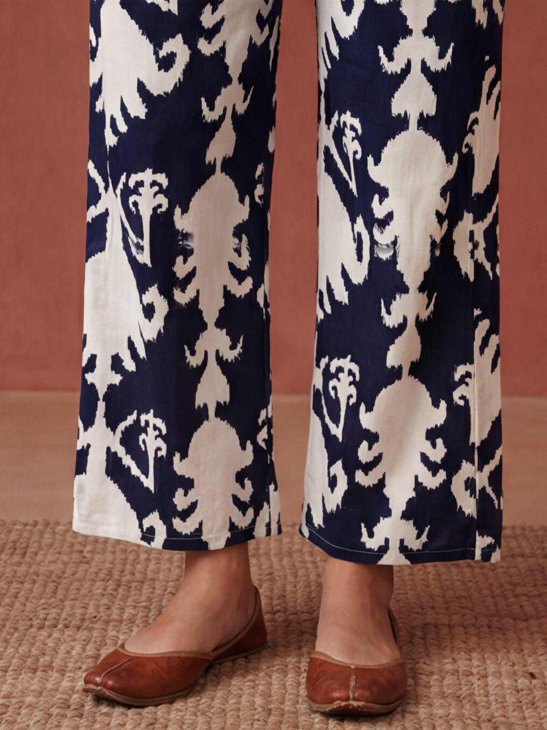 Floral Printed Straight Kurta & Trousers Sets