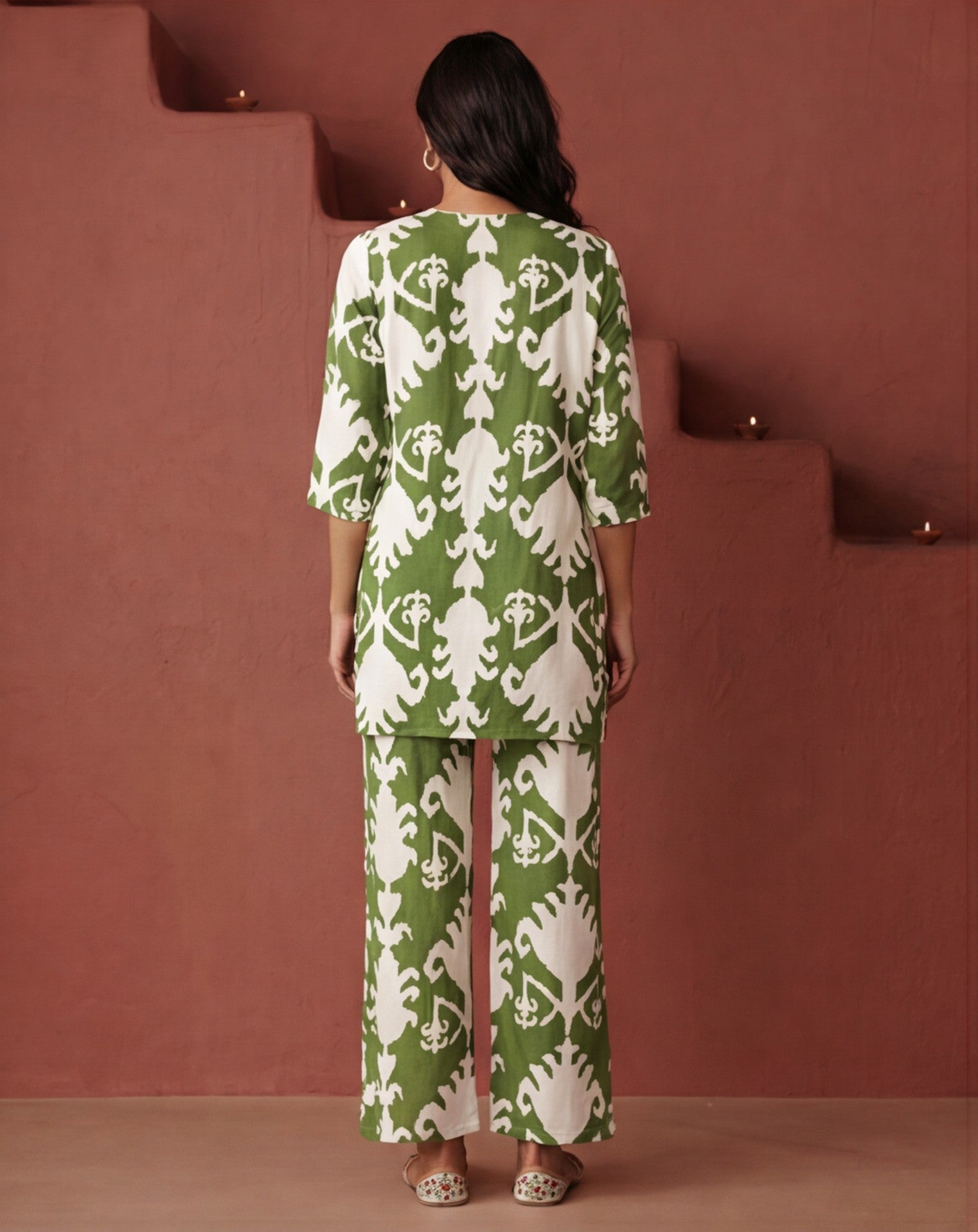 Floral Printed Straight Kurta & Trousers Sets