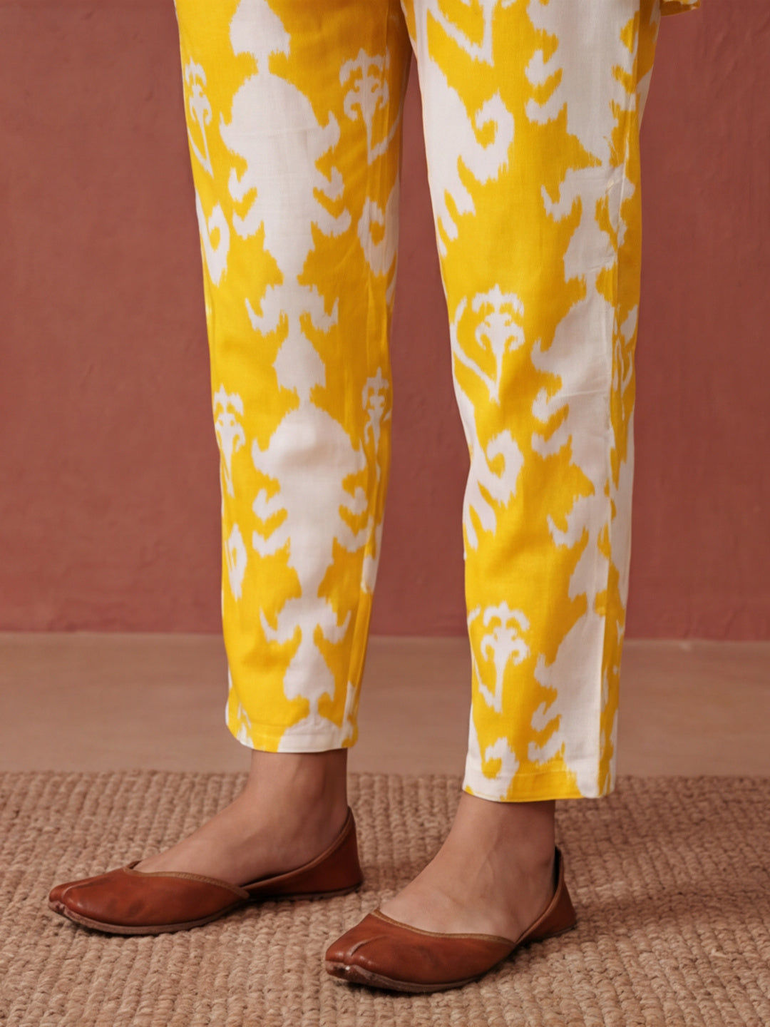 Floral Printed Straight Kurta & Trousers Sets