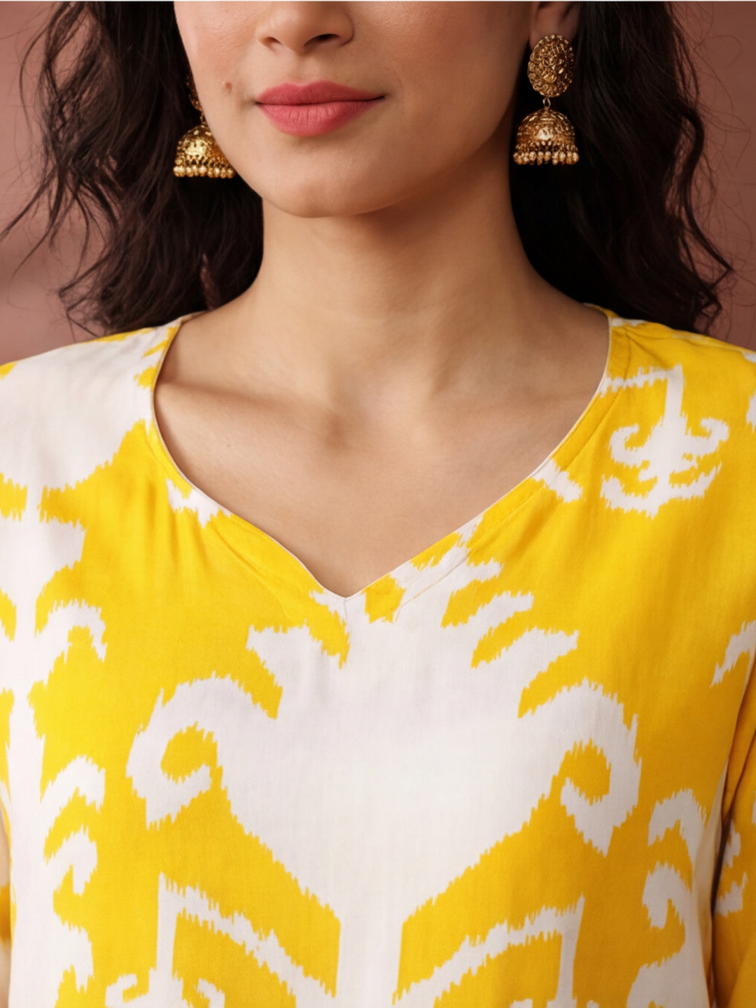Floral Printed Straight Kurta & Trousers Sets