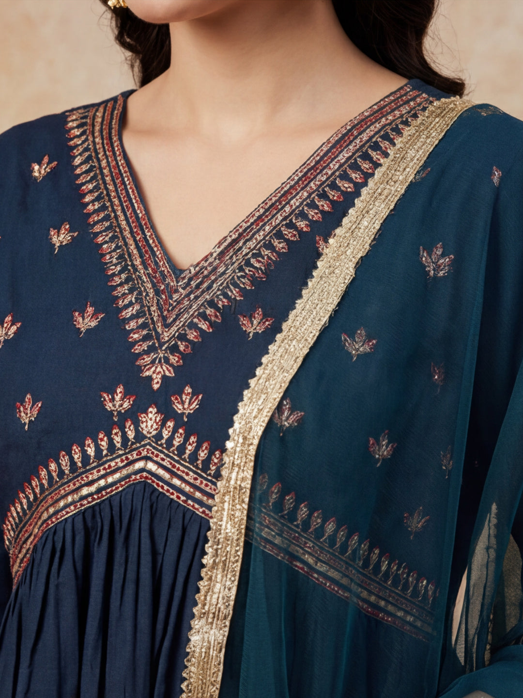 Ethnic Motifs Yoke Design Straight Kurta & Trousers Sets