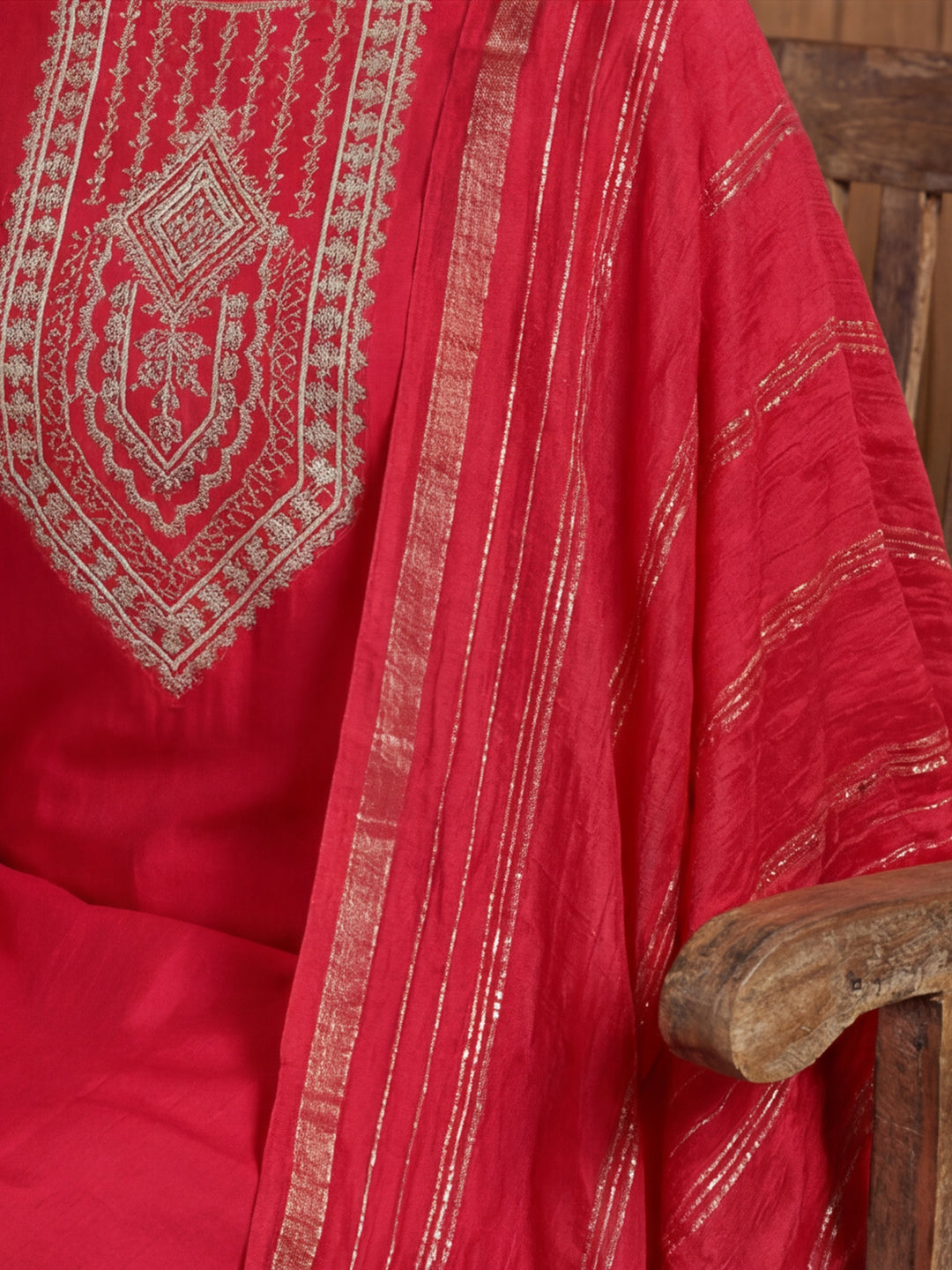 Ethnic Motifs Yoke Design Straight Kurta & Trousers Sets