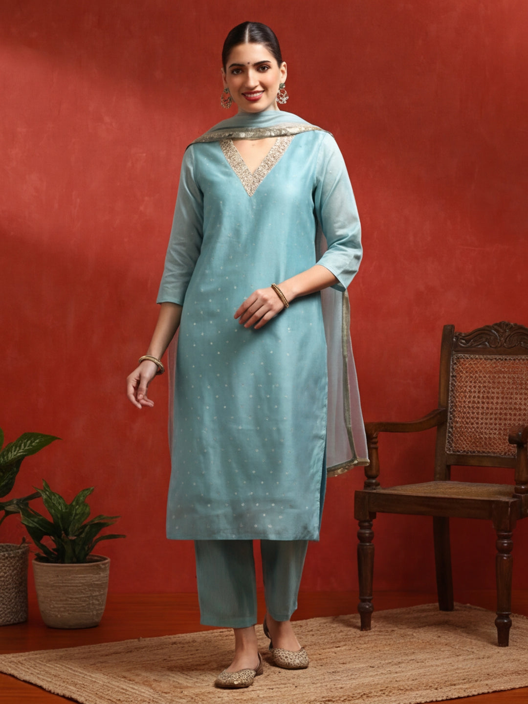 Ethnic Motifs Yoke Design Straight Kurta & Trousers Sets